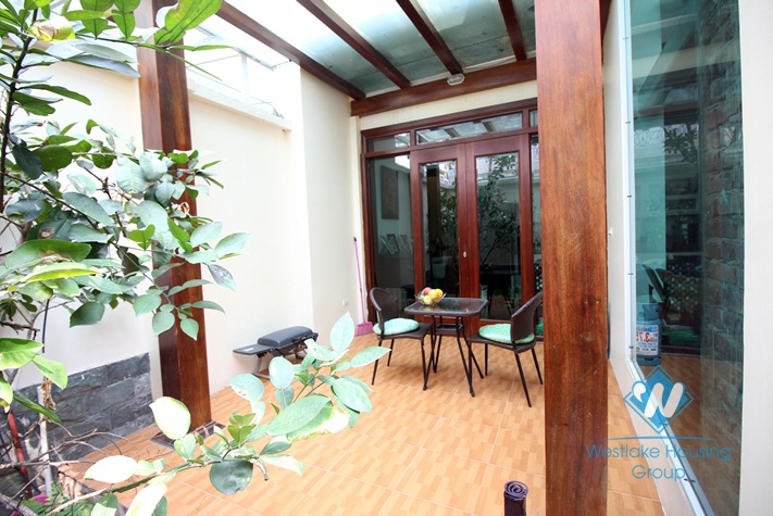 Spacious house with open living room and nice bathrooms to rent in Ciputra